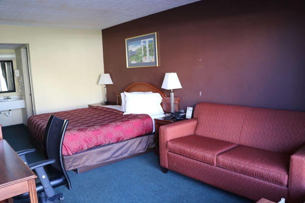 Red Roof Inn Walton - Richwood Eksteriør bilde